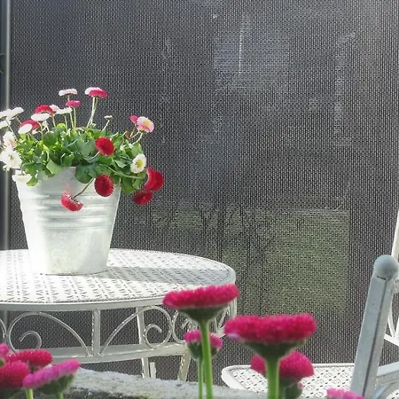 לינה וארוחת בוקר By Heller